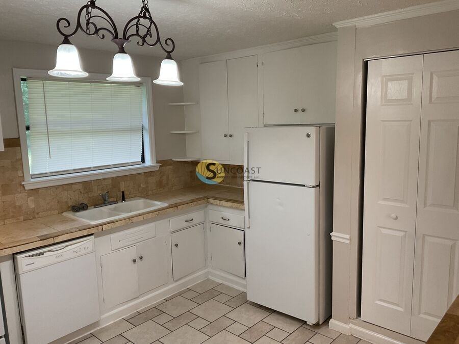 3721 Colebrooke Dr - Photo 5 of 25