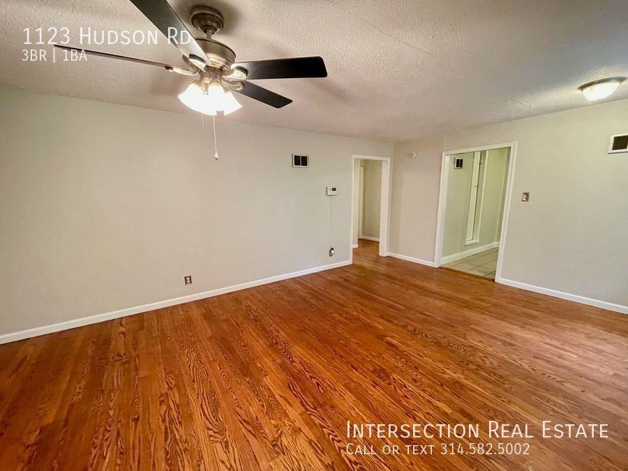 1123 Hudson Rd - Photo 4 of 14