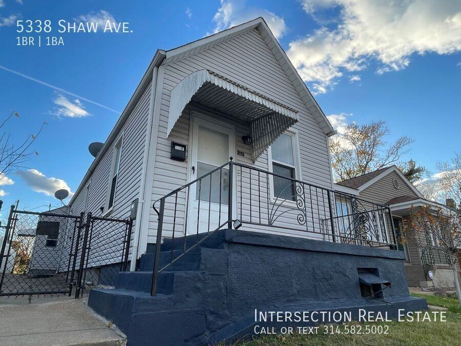5338 Shaw Ave - Photo 2 of 19