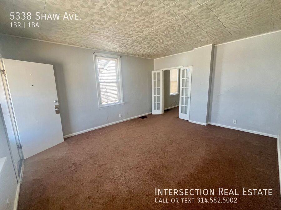 5338 Shaw Ave - Photo 6 of 19
