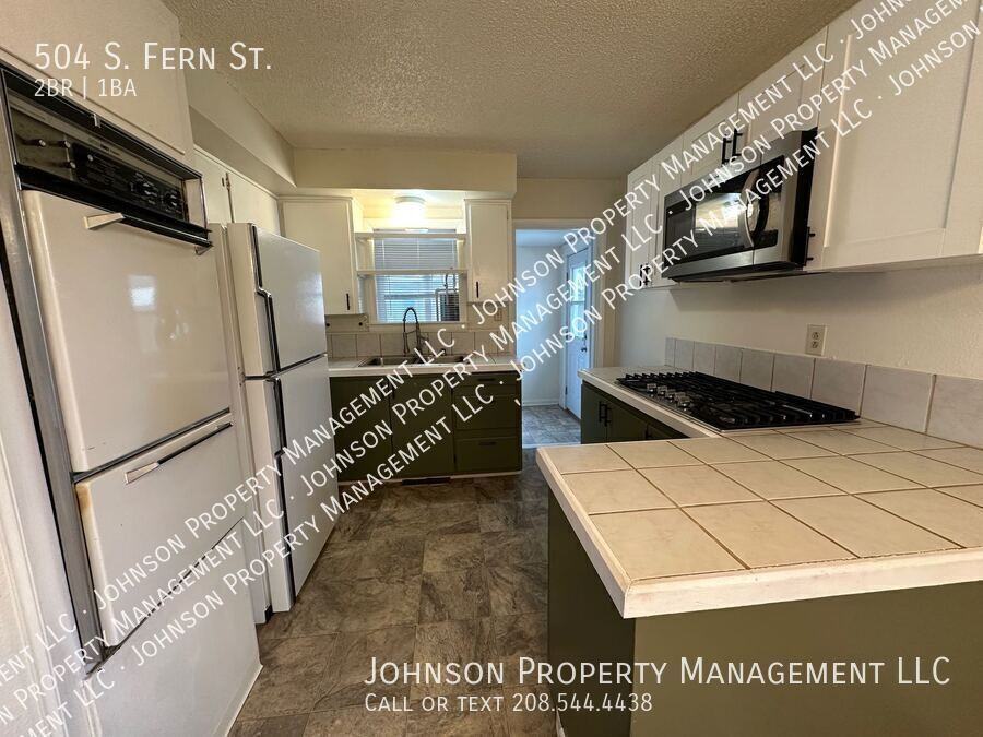 504 S Fern St - Photo 4 of 14
