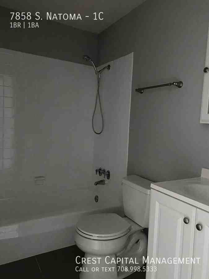 7858 Natoma Ave #1D - Photo 3 of 8