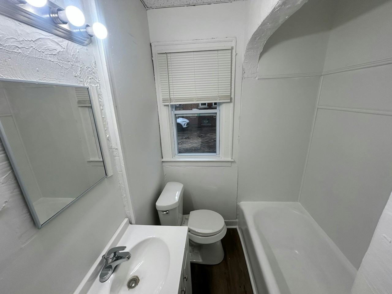 18095 Goulburn Avenue, Unit B (Up) - Photo 5 of 12