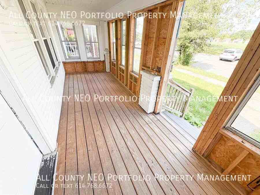 511 Fairfield Ave - Photo 4 of 27