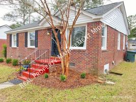 featured image of 3936 Hickory St