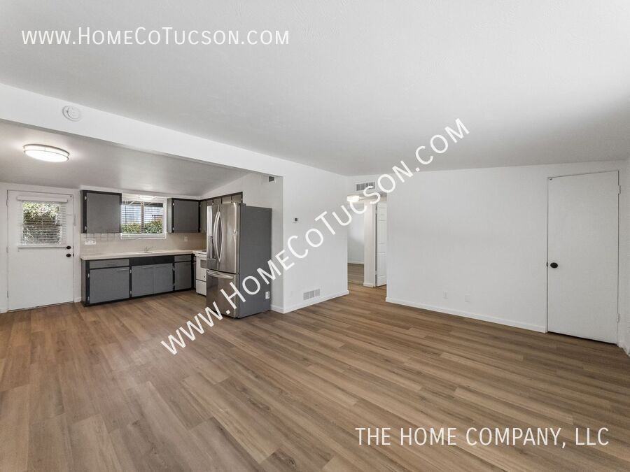 4537 E Fairmount St - Photo 7 of 20