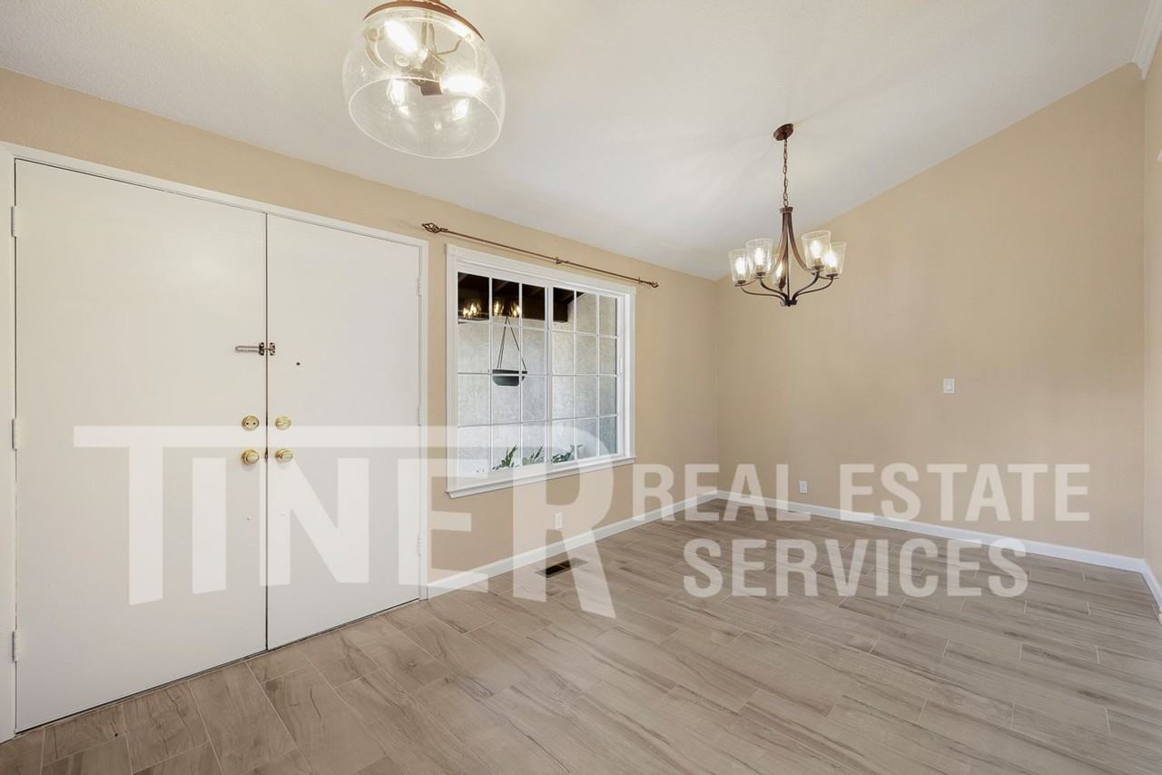 1721 Oakwood Dr - Photo 7 of 26