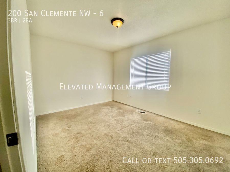 200 San Clemente Ave Nw #6 - Photo 3 of 8