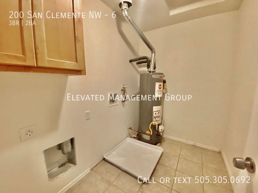 200 San Clemente Ave Nw #6 - Photo 6 of 8