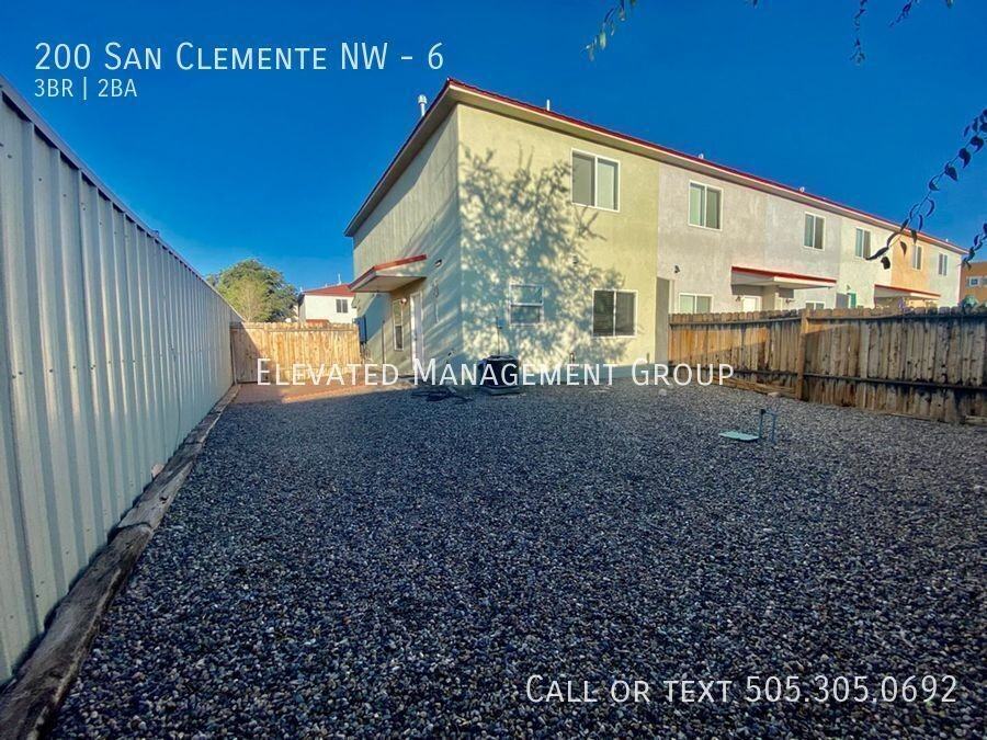 200 San Clemente Ave Nw #6 - Photo 7 of 8