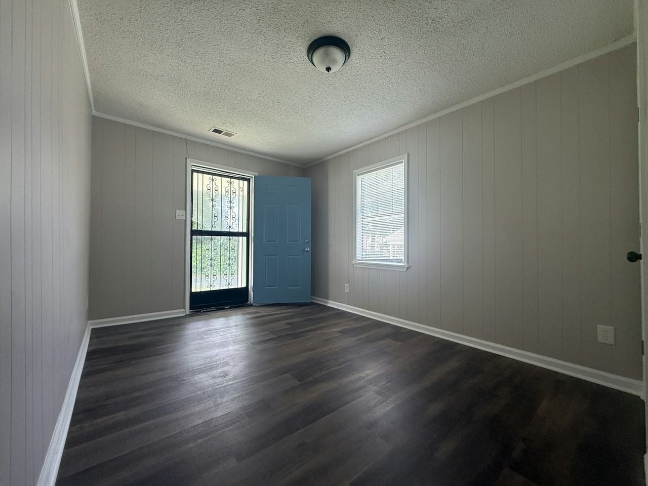 2076 Goff Avenue - Photo 6 of 7