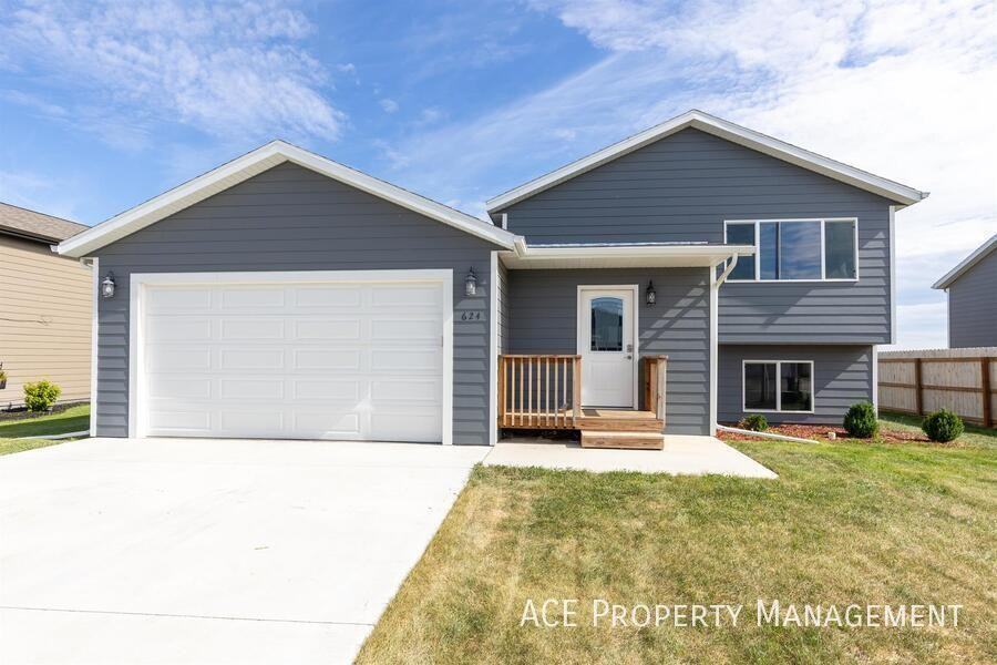 624 Civil Way - Photo 2 of 16