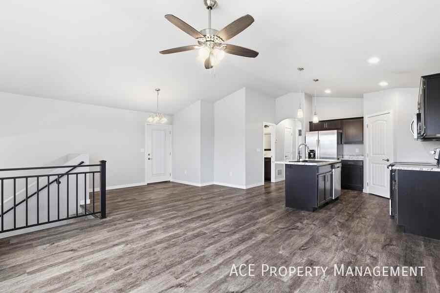 624 Civil Way - Photo 5 of 16