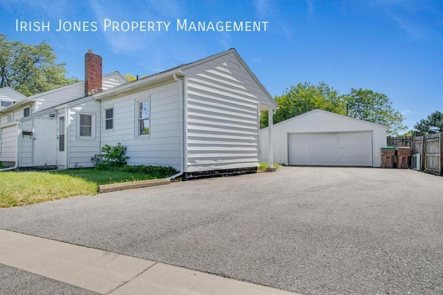 1 Idlebrook Dr - Photo 2 of 14