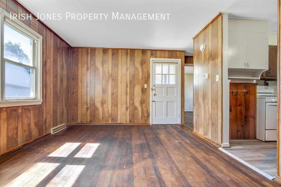 1 Idlebrook Dr - Photo 3 of 14