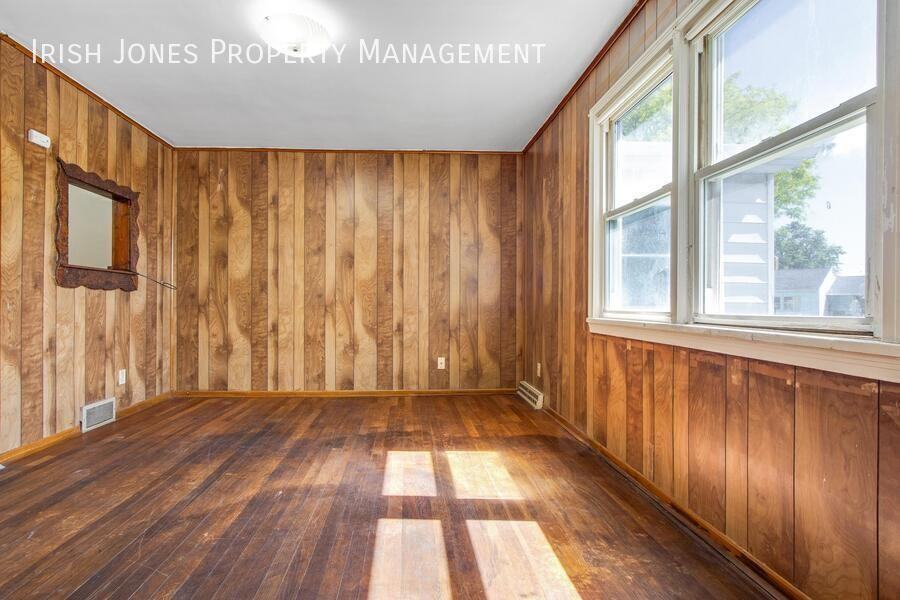 1 Idlebrook Dr - Photo 4 of 14