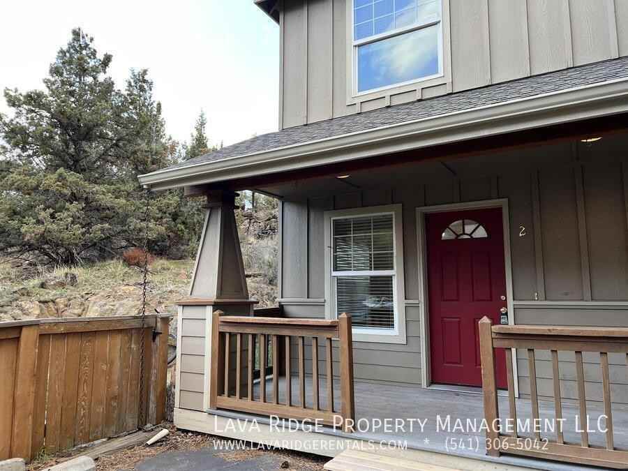 1737 Ne Lotus Dr #2 - Photo 2 of 34