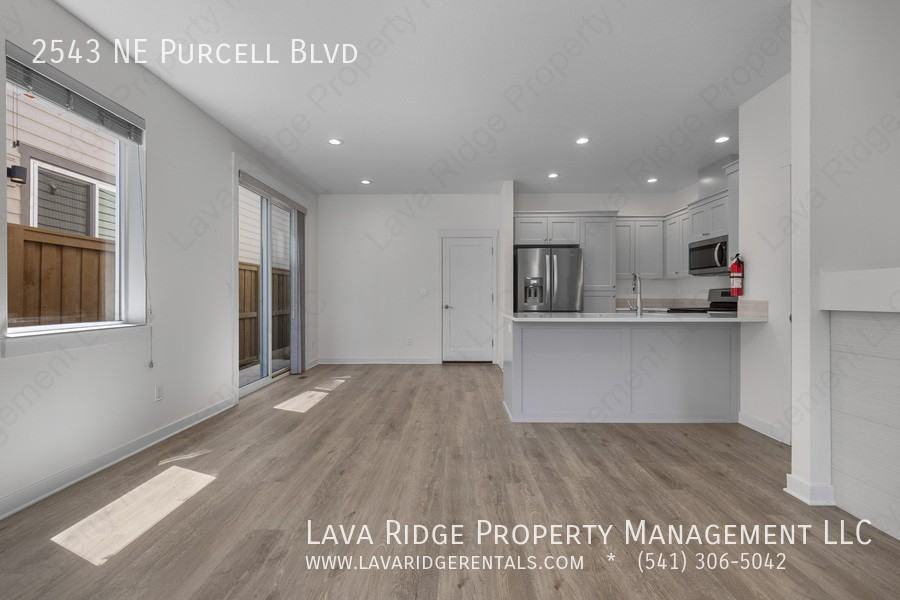 2543 Ne Purcell Blvd - Photo 2 of 41