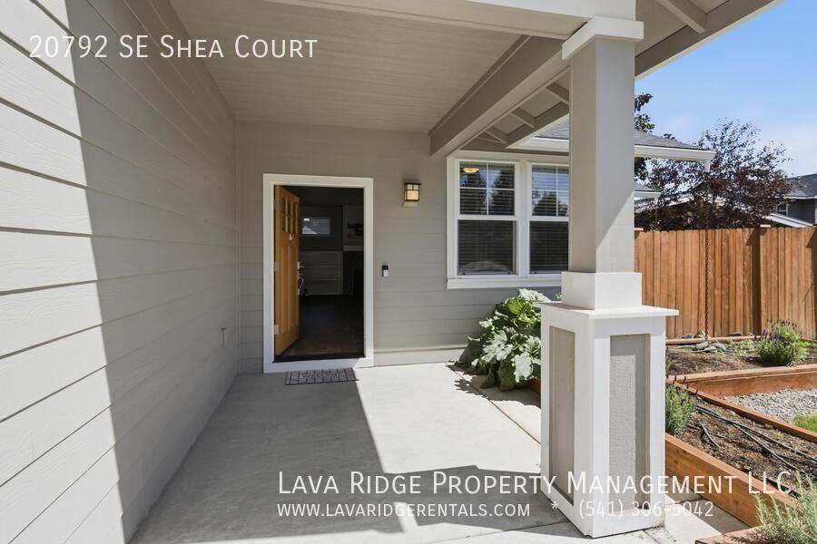 20792 Se Shea Ct - Photo 2 of 38