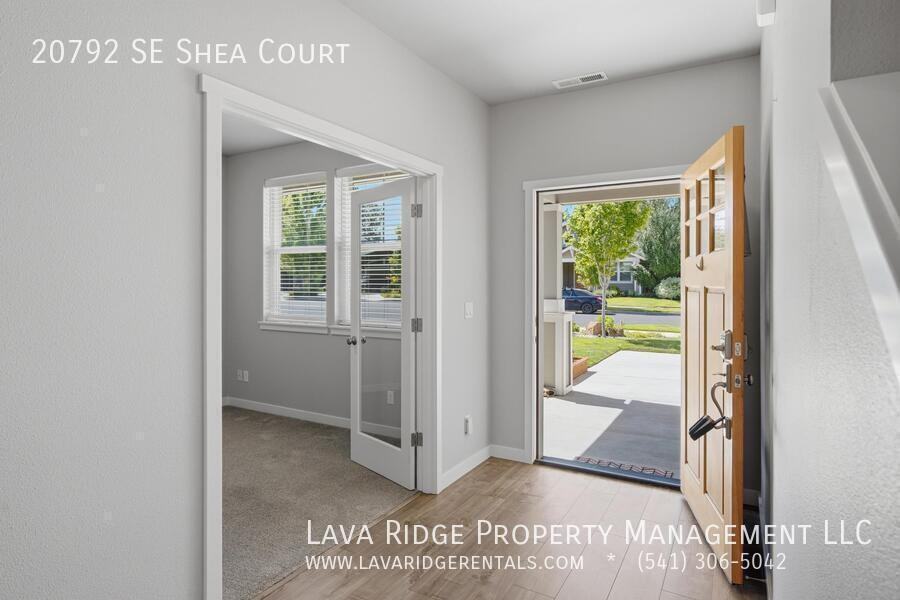 20792 Se Shea Ct - Photo 4 of 38
