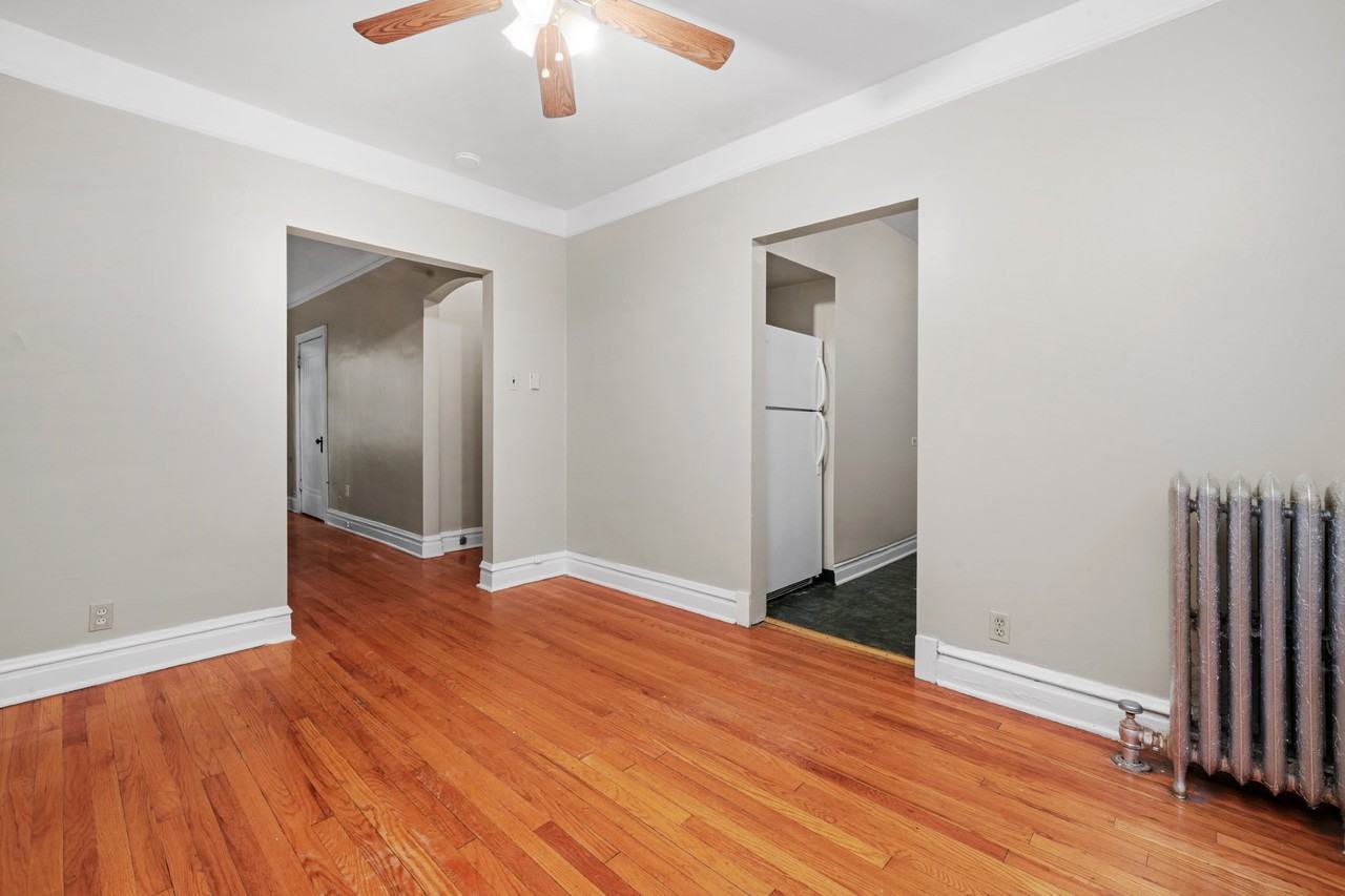 820 Reba Pl #3S - Photo 3 of 12