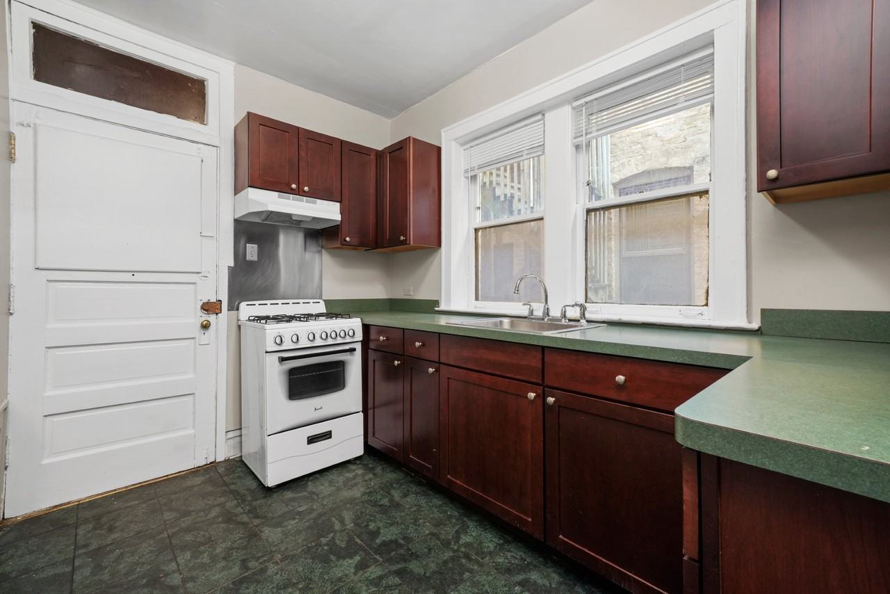 820 Reba Pl #2S - Photo 5 of 12