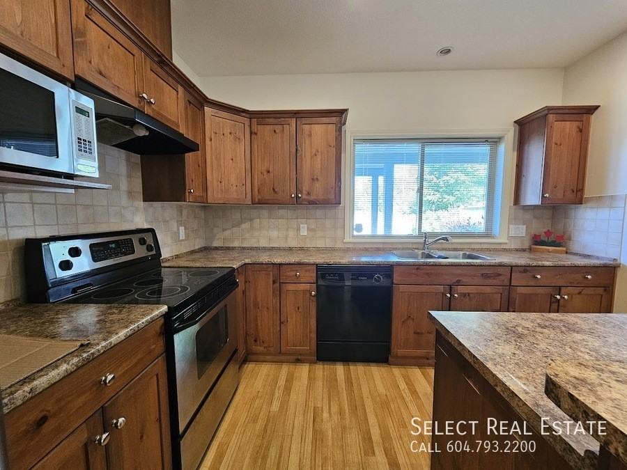 3544 Bassano Terr - Photo 6 of 22