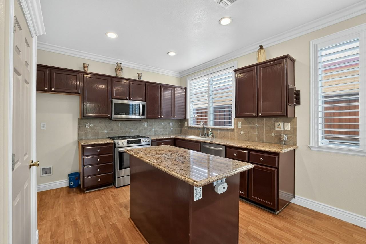 6816 Trailride Way - Photo 5 of 15