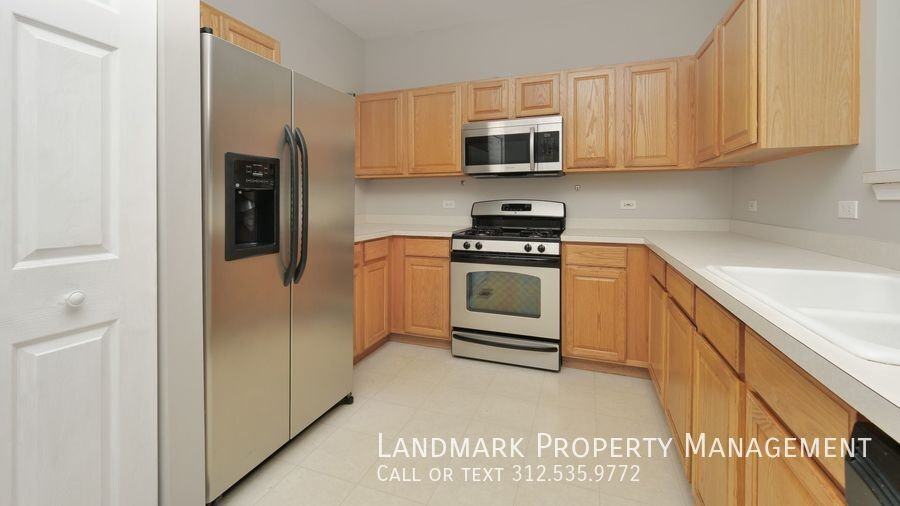110 Enclave Cir #D - Photo 2 of 22