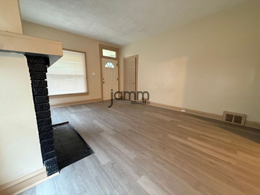 1671 Belmar Rd - Photo 2 of 11
