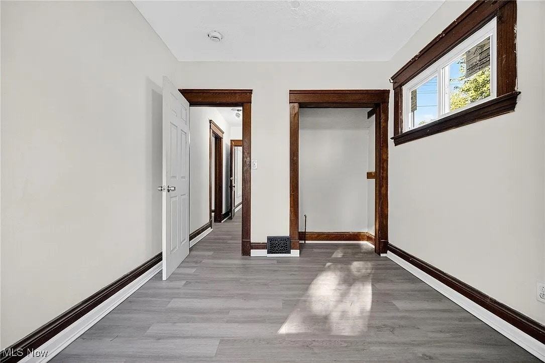 3557 W 32nd St, Unit U - Photo 2 of 12