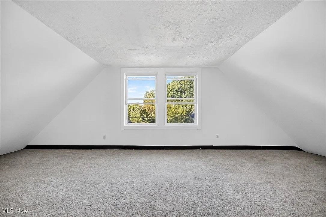 3557 W 32nd St, Unit U - Photo 5 of 12