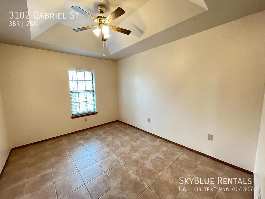 3102 Gabriel St - Photo 6 of 13