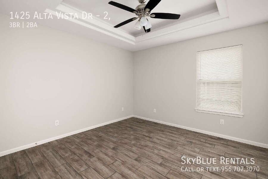 1425 Alta Vista Dr #2 - Photo 4 of 8