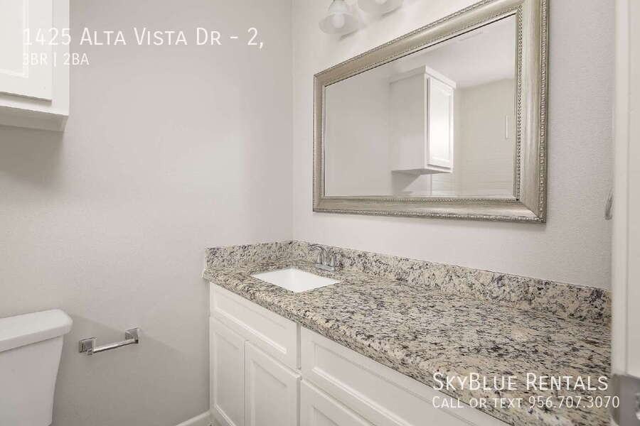 1425 Alta Vista Dr #2 - Photo 6 of 8