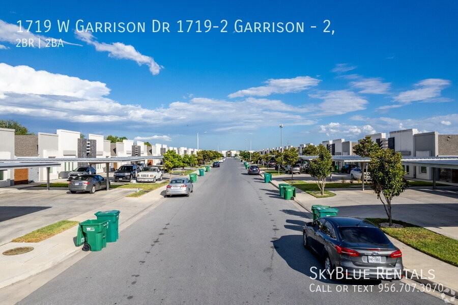 1719 W Garrison Dr 1719-2 Garrison #2 - Photo 4 of 16