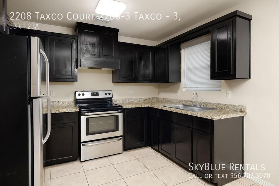 2208 Taxco Court 2208-3 Taxco #3 - Photo 3 of 12