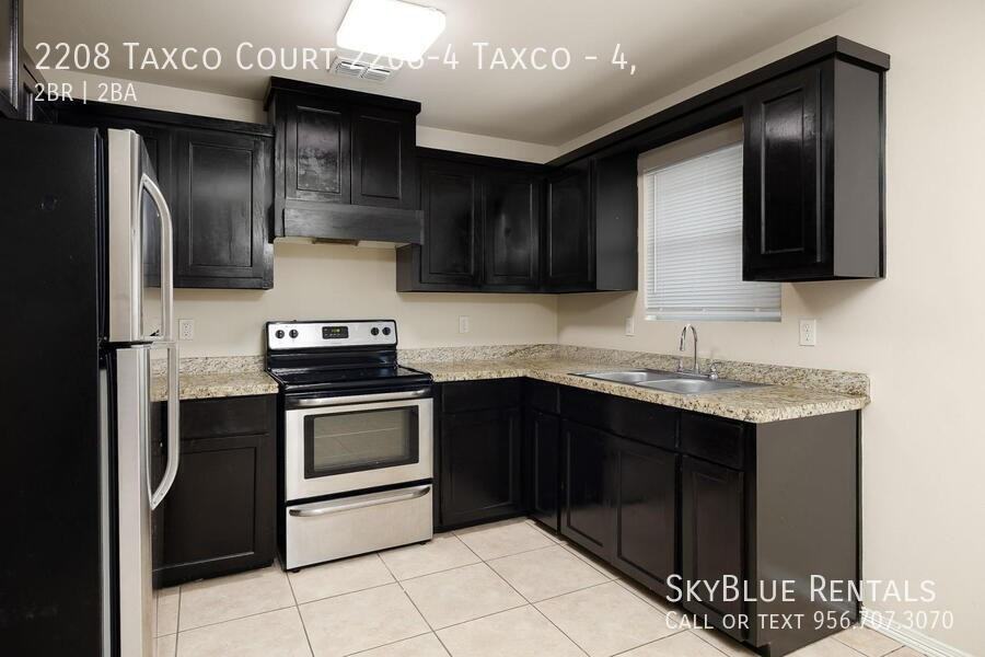 2208 Taxco Court 2208-4 Taxco #4 - Photo 3 of 12