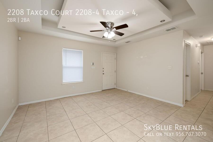 2208 Taxco Court 2208-4 Taxco #4 - Photo 5 of 12