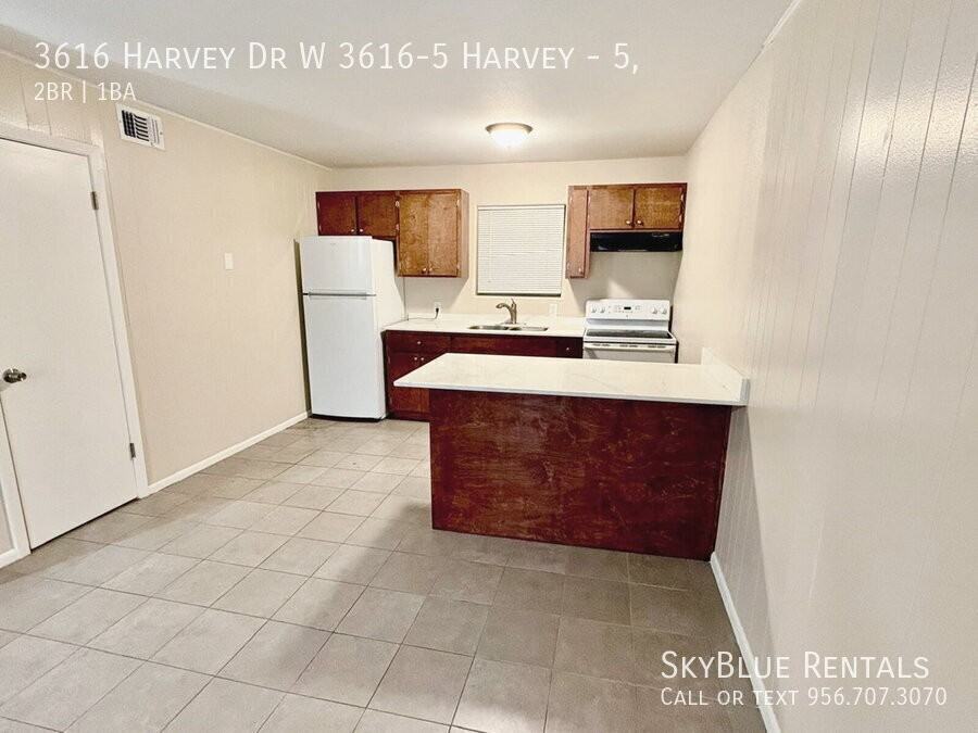 3616 Harvey Dr W 3616-5 Harvey #5 - Photo 3 of 9