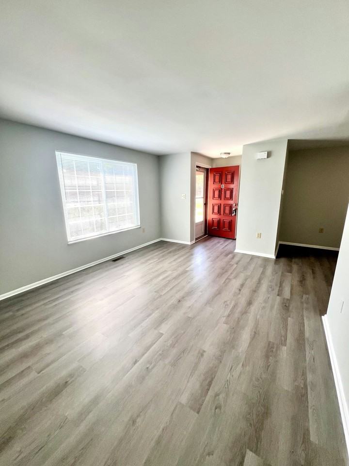 206 North Main Street, Unit B - Photo 3 of 11