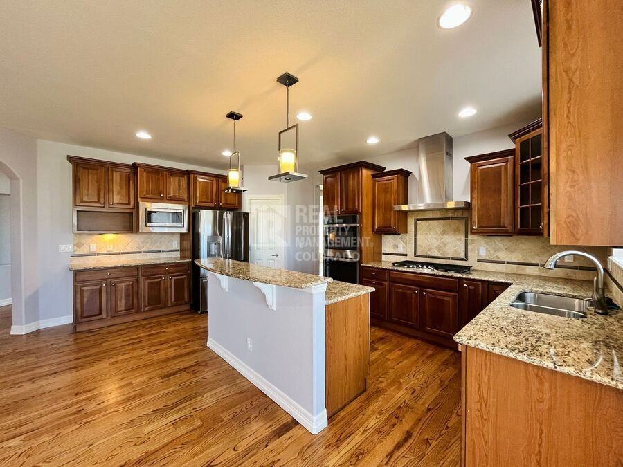 8099 S Country Club Pkwy - Photo 7 of 37