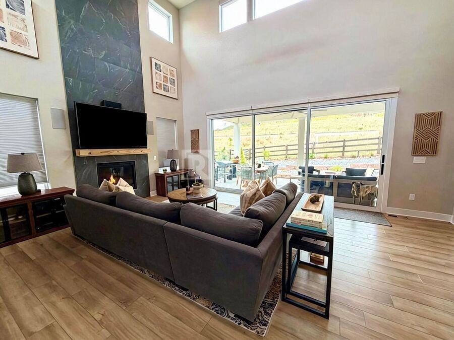 978 Brotherton Pt - Photo 4 of 25