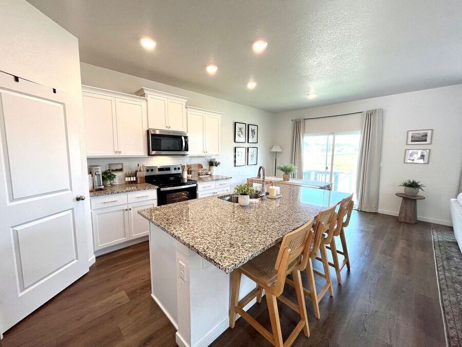 8490 Castleabra Dr - Photo 3 of 26