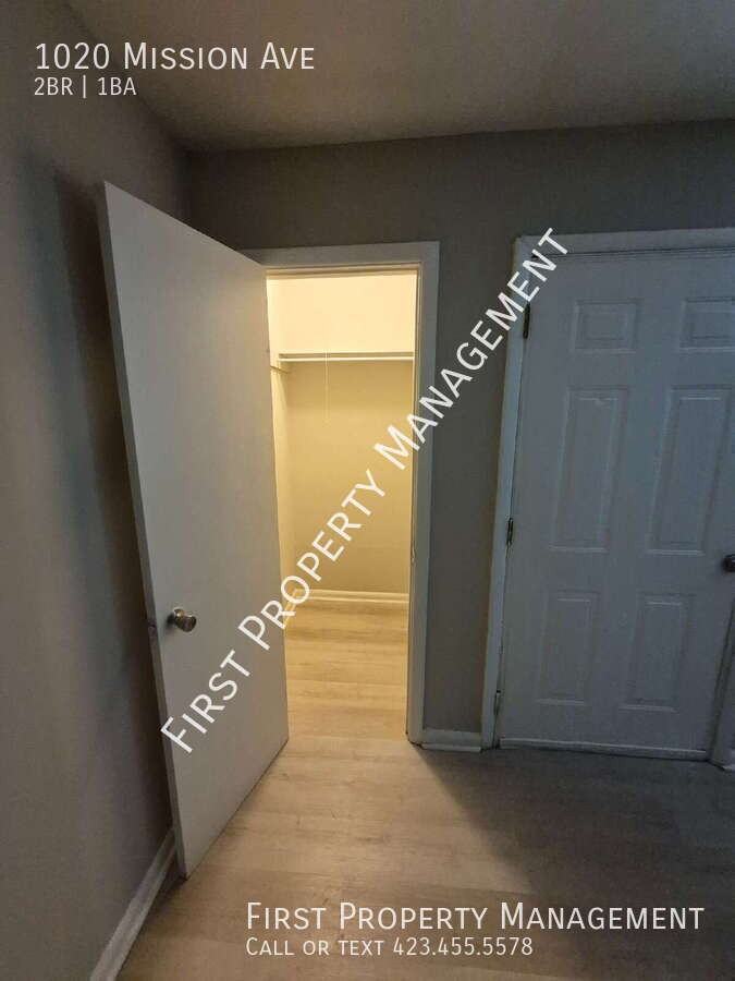 1020 Mission Ave - Photo 3 of 15