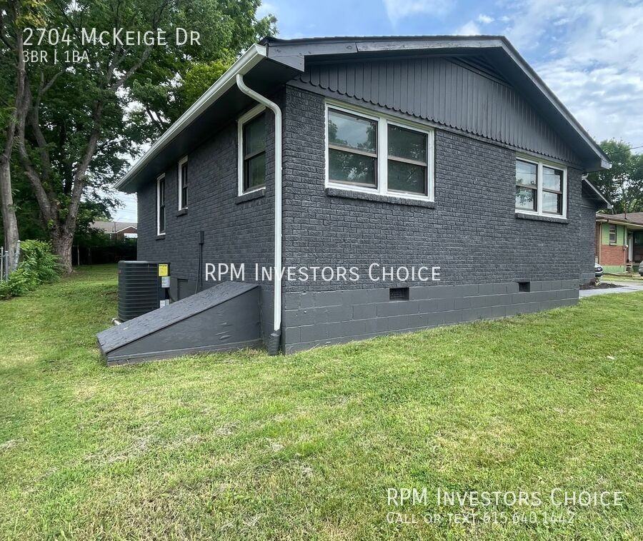 2704 Mckeige Dr - Photo 2 of 25