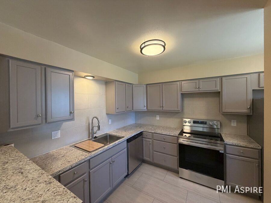 2330 Wedgewood Ave #6A - Photo 3 of 9