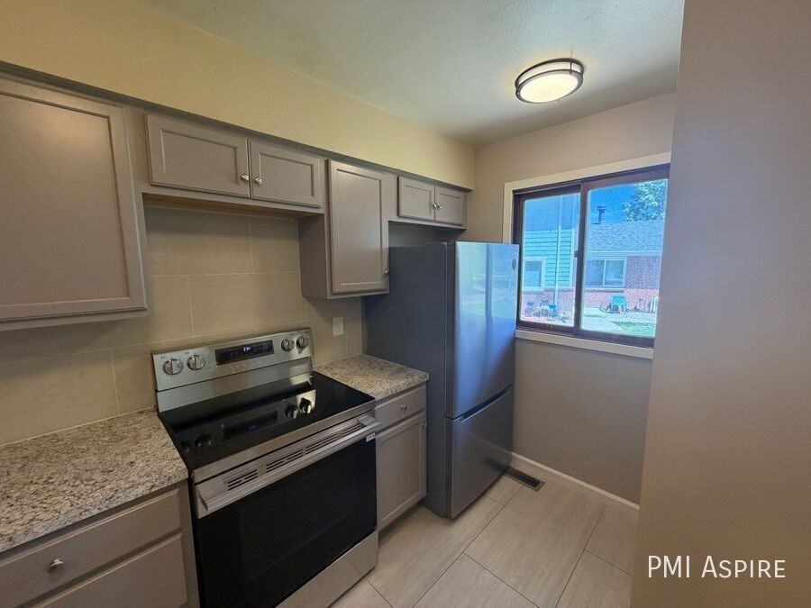 2330 Wedgewood Ave #6A - Photo 4 of 9