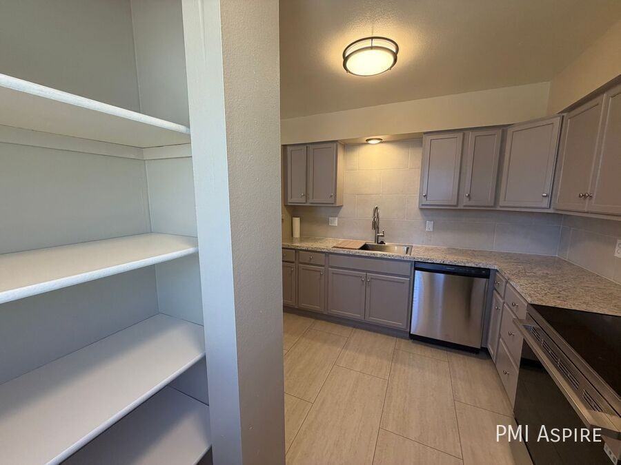 2330 Wedgewood Ave #6A - Photo 5 of 9