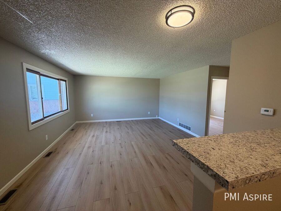 2330 Wedgewood Ave #6A - Photo 6 of 9